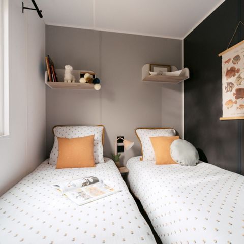 Stacaravan 4 personen - Stacaravan | Premium | 2 Slaapkamers | 4 Pers | Terras Lounge | Airconditioning | TV