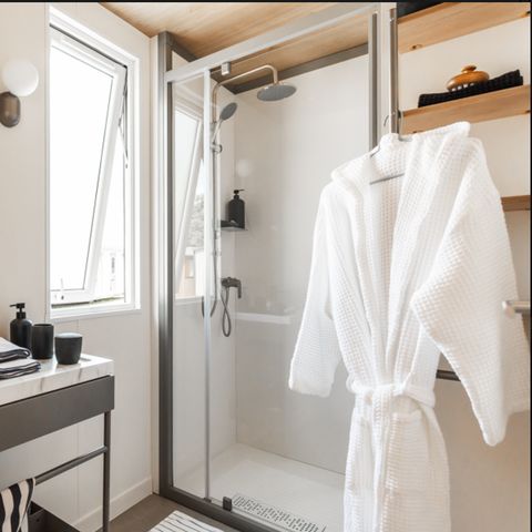 UNIEKE ACCOMMODATIE 4 personen - Stacaravan Cottage Premium 2 Slaapkamers - Airconditioning - Afwasmachine