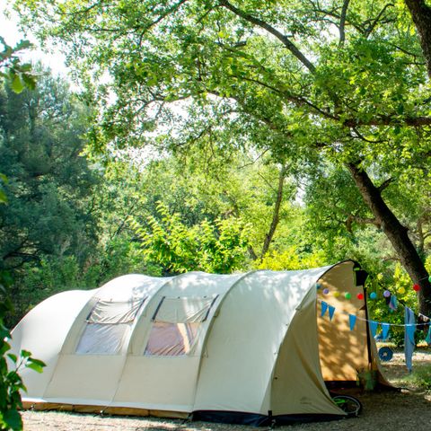 STAANPLAATS - Standplaats tent, caravan of camper + voertuig