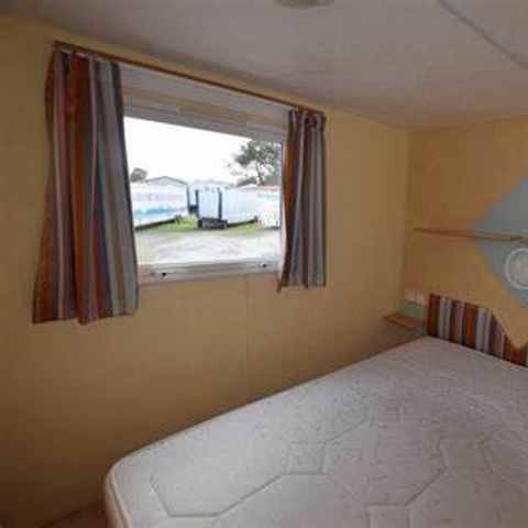 Stacaravan 4 personen - Standaard stacaravan 26m² (2 kamers) + 8m² overdekt terras