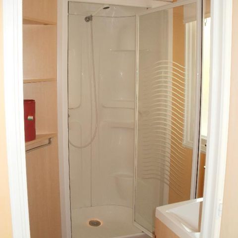 Stacaravan 4 personen - Comfort 26m² (2 kamers) + 10m² overdekt terras