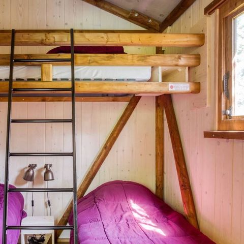 Safaritent 5 personen - Cabane Lodge Bois sur pilotis Confort 27m² 2 kamers - overdekt houten terras, schaduwrijk gedeelte 5 pers