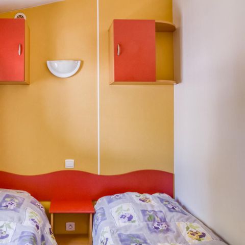 Stacaravan 5 personen - Stacaravan Standaard 28m² 2 kamers - schaduwrijk gedeelte 4 pers