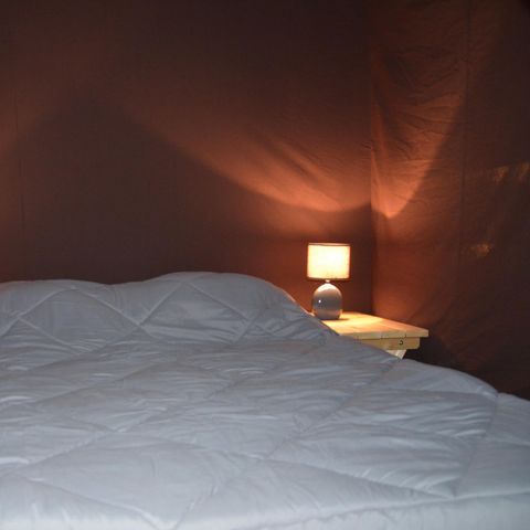 Tent 5 personen - Lodge Robinson - 2 slaapkamers - 25 m2 (+10 m2 overdekt terras) 5 slaapplaatsen