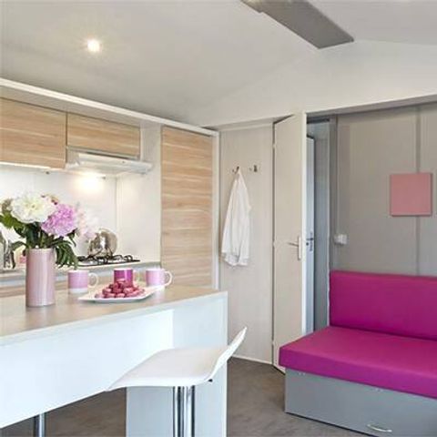 Stacaravan 4 personen - Stacaravan | Ultimate | 2 slaapkamers | 4 pers | Terras Lounge | Jacuzzi | 2 badkamers | Airconditioning | TV