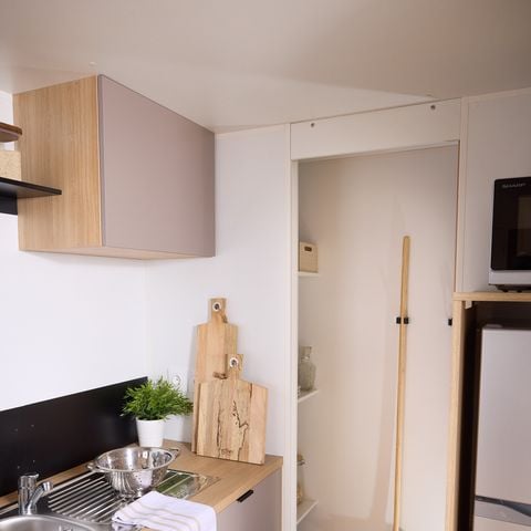 Stacaravan 4 personen - COTTAGE Premium 2ch 29m² 2 kamers + TV + Afwasmachine + airconditioning + plancha + XL terras