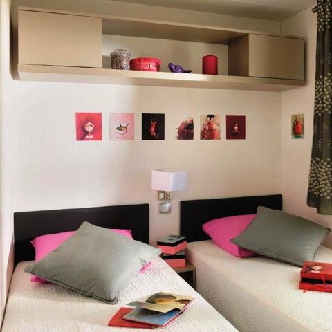 Stacaravan 4 personen -  Stacaravan Premium 27m² (2 kamers) + overdekt terras + vaatwasser + TV + airconditioning voor 4 personen