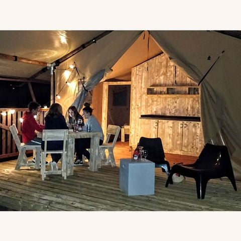 Tent van canvas en hout 4 personen - LUXE LODGE AAN DE RIVIER