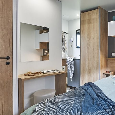 Stacaravan 4 personen - Stacaravan "Olivier" (2023) Zondag, 2 slaapkamers 2 badkamers, grote woonkamer (tv), terras