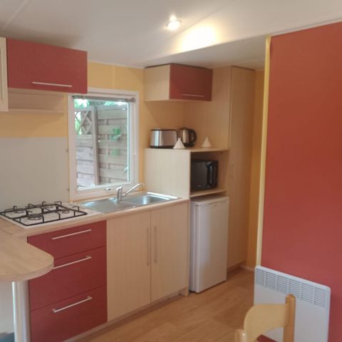 Stacaravan 6 personen - Standaard 22-28m² - 2 kamers - overdekt terras + TV