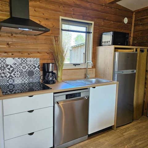 Stacaravan 6 personen - Premium 56 m² (3 slaapkamers) inclusief omheind halfoverdekt terras + Airconditioning + TV + LV + Plancha