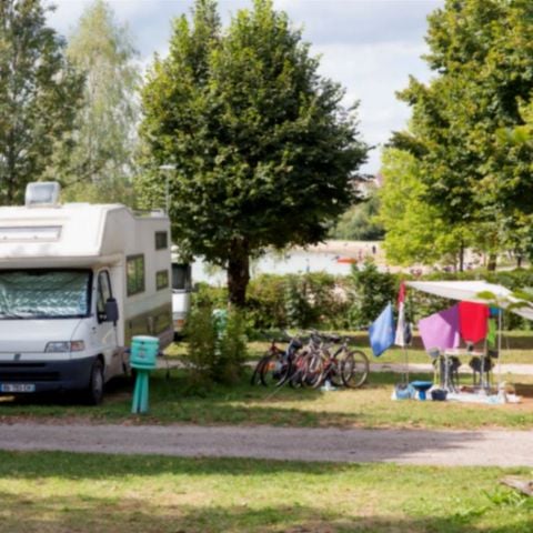 STAANPLAATS - Standplaats met elektriciteit