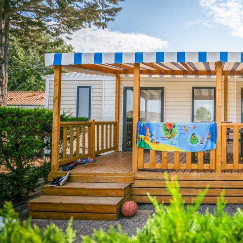 Stacaravan 6 personen - 3 slaapkamers 6 personen Half overdekt terras TV