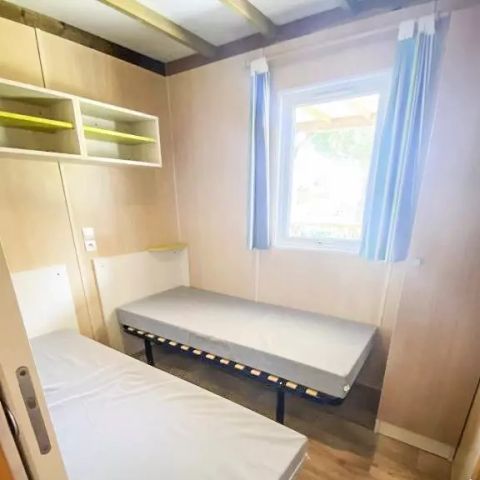 Stacaravan 6 personen - 4 Kamers 6 Personen + TV