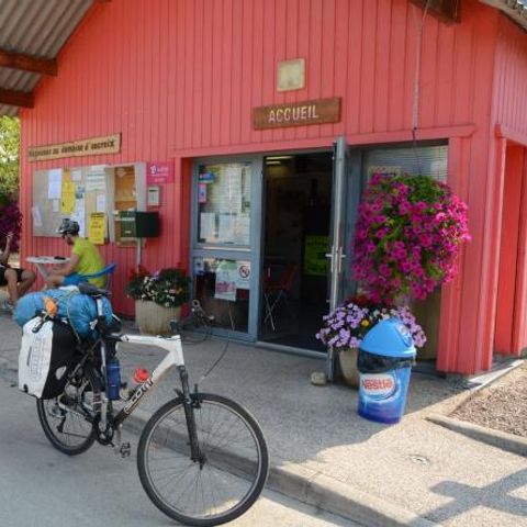Camping Le Domaine d'Aucroix - Camping Doubs - Afbeelding N°3