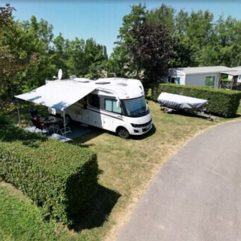 STAANPLAATS - Camping