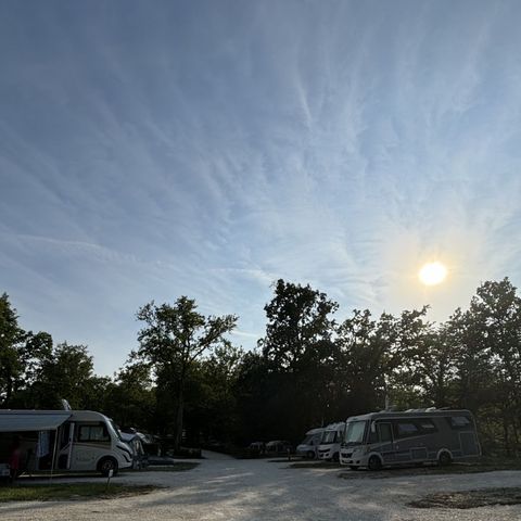 Kampeerplaats - Comfort camper/caravan - Water - Elektriciteit