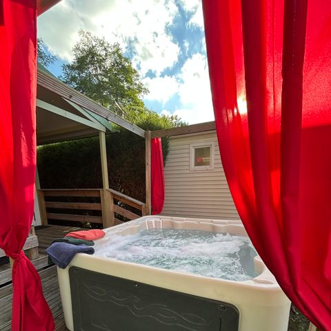 Chalet 2 personen - 10-Chalet du Belier Confort 24m2 (2bed - 5pers) + Jaccuzzi + opgemaakte bedden + handdoek + drankenpakket - prijs voor 2 personen