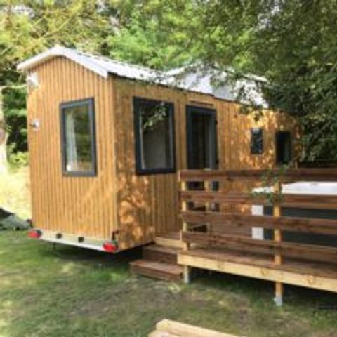 UNIEKE ACCOMMODATIE 2 personen - 16-Tiny House 17m2 (2bed - 1/4 pers.) + Jaccuzzi + opgemaakte bedden + handdoek + drankkit + TV + airconditioning - prijs voor 2 personen