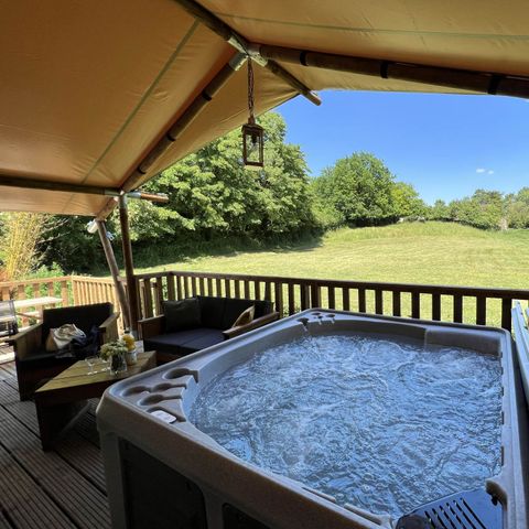 Safaritent 2 personen - 19-Tente safari XXL Deluxe pilotis 50m2 (3ch - 2/7 pers.) +Spa Air+Opgemaakte bedden+handdoeken+drankjes - prijs voor 2 personen