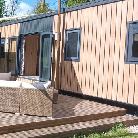 Safaritent 2 personen - 21-Luxe lodge + buitenjacuzzi + opgemaakte bedden + handdoeken + warmedrankenpakket - prijs voor 2 personen