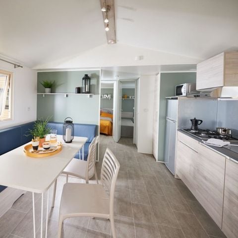 Stacaravan 4 personen - Comfort TV - 2 slaapkamers + terras -