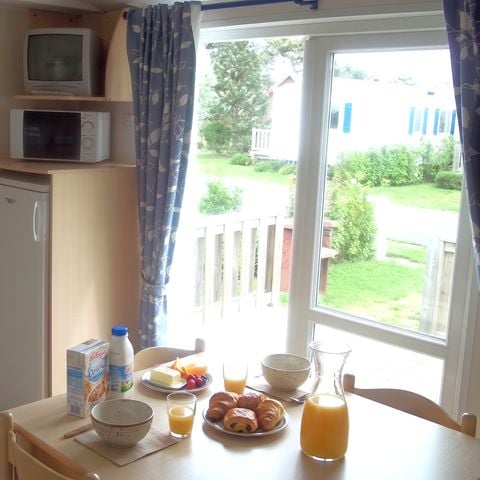 Stacaravan 6 personen - 3 slaapkamers - TV - BBQ