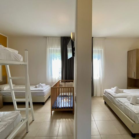 APPARTEMENT 6 personen - FAMILIE (begane grond met klein terras)