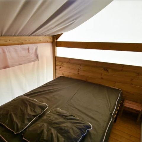 Safaritent 4 personen - Lodge 2 trèfles 2 slaapkamers, 1 badkamer met douche