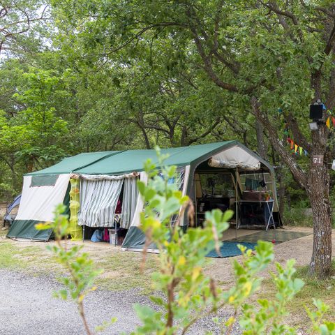 STAANPLAATS - Kampeerplaatsen voor tenten, campers of caravans