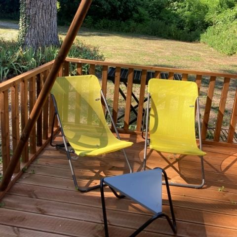 Chalet 4 personen - De hut met sanitaire voorzieningen. Aankomst 16.00 uur Vertrek 10.00 uur. Max