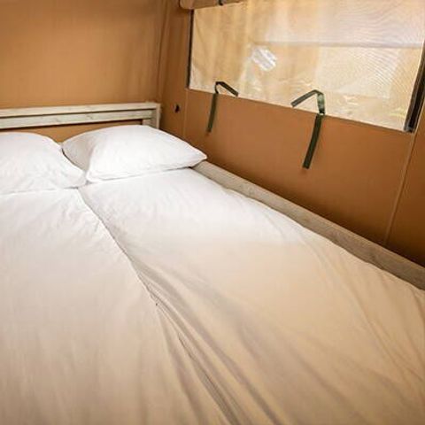 Tent 5 personen - Super Lodge-tent | 2 slaapkamers | 4/5 personen | Eenvoudig terras | Zonder badkamer