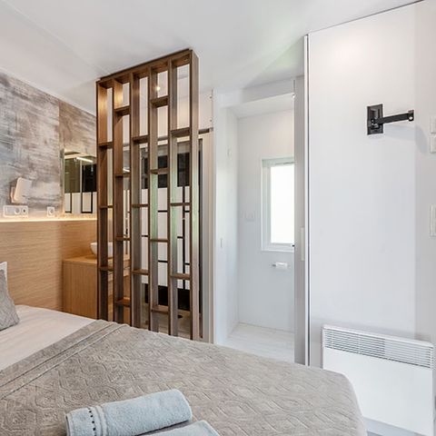 Stacaravan 8 personen - TAOS Luxe Jacuzzi 4 CH 8 PERS