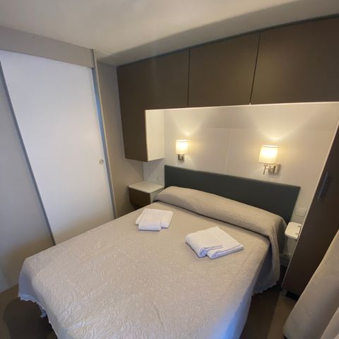 Stacaravan 4 personen - Deluxe eerste rij tweepersoonsbad