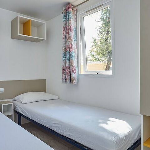 Stacaravan 6 personen -  Mobile-home | Comfort | 3 Slaapkamers | 6 Pers. | *Verhoogd terras* | 1 Badkamer | Air-con.