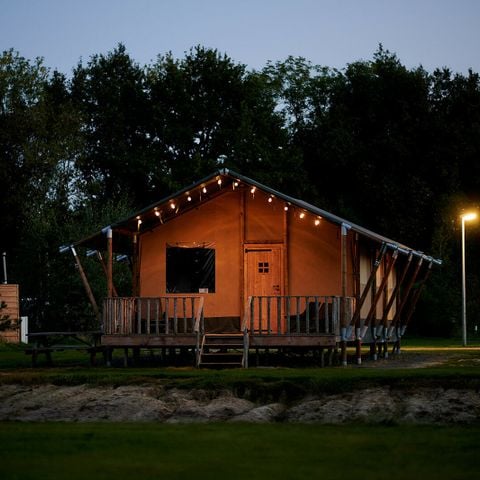 Tent 6 personen - Luxe Safaritent aan het water