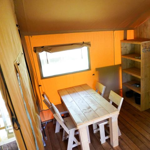 Safaritent 5 personen - incl. sanitair aan het meer