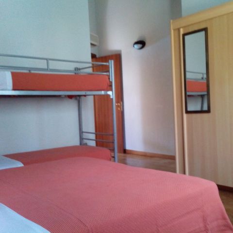 VAKANTIEHUIS 6 personen - 2 stuks