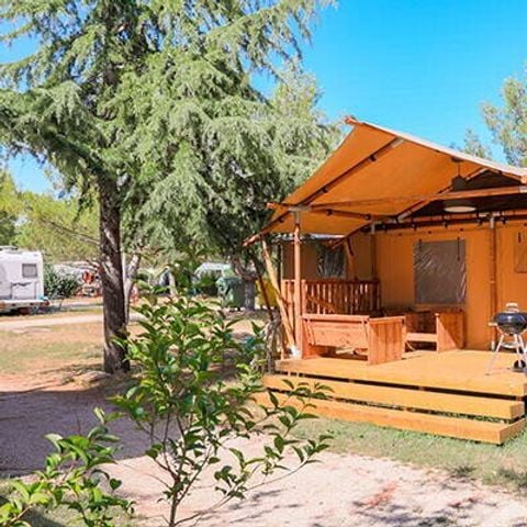 Safaritent 6 personen - Safari Lodge Tent | 3 Slaapkamers | 6 Pers. | Verhoogd terras | Airconditioning