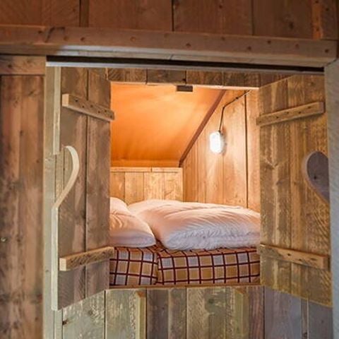 Safaritent 6 personen - Safari Lodge Tent | 3 Slaapkamers | 6 Pers. | Verhoogd terras | Airconditioning
