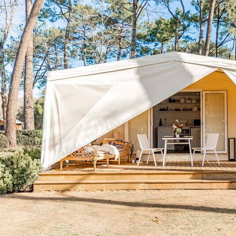 Glampingtent 4 personen - Coco Sweet | 2 Slaapkamers | 4 Pers | Verhoogd terras | Geen badkamer | Airconditioning