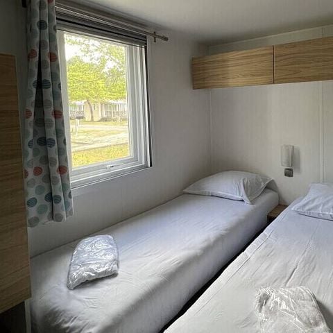 Stacaravan 6 personen - Mobile-home | Comfort | 2 Slaapkamers | 4/6 Pers. | Verhoogd terras | Airconditioning.