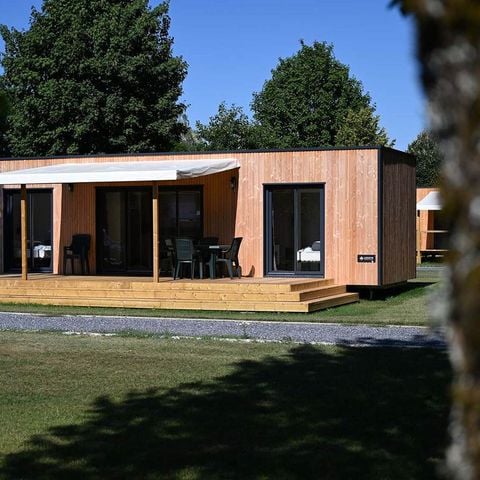 Stacaravan 6 personen - KAMERS SUITES - TV