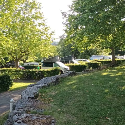 Camping Au Coeur des Vignes - Jura - Afbeelding N°3