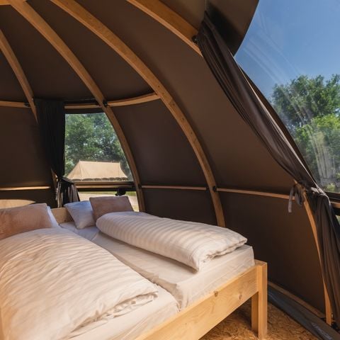 Tent 4 personen - Riverdome met privé sanitair