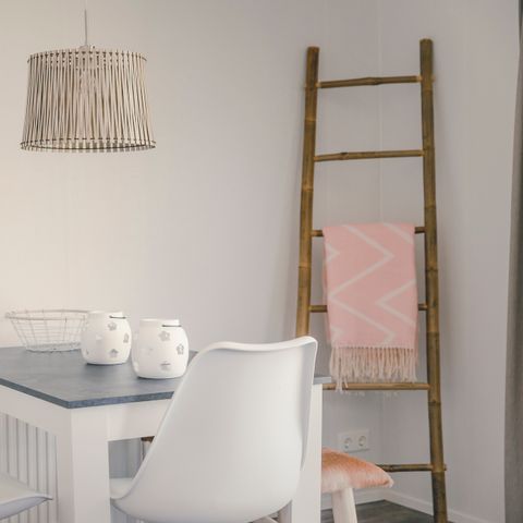 VAKANTIEHUIS 30 personen - 6x bungalette met veranda