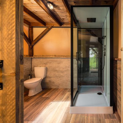 Accommodatie 6 personen - Boomhut tent aan de Regge met privé sanitair