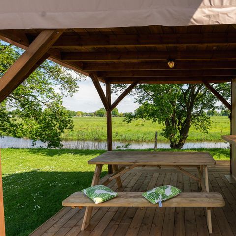 UNIEKE ACCOMMODATIE 6 personen - Boomhut tent aan de Regge met privé sanitair