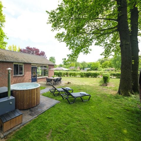 Bungalow 6 personen - Kinderbungalow boerderij met sauna & warme bubbeltub