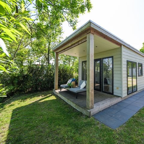 Bungalow 2 personen - River Lodge 'Wellnesshuus' met bubbeltub, sauna, ligbad en sunshower